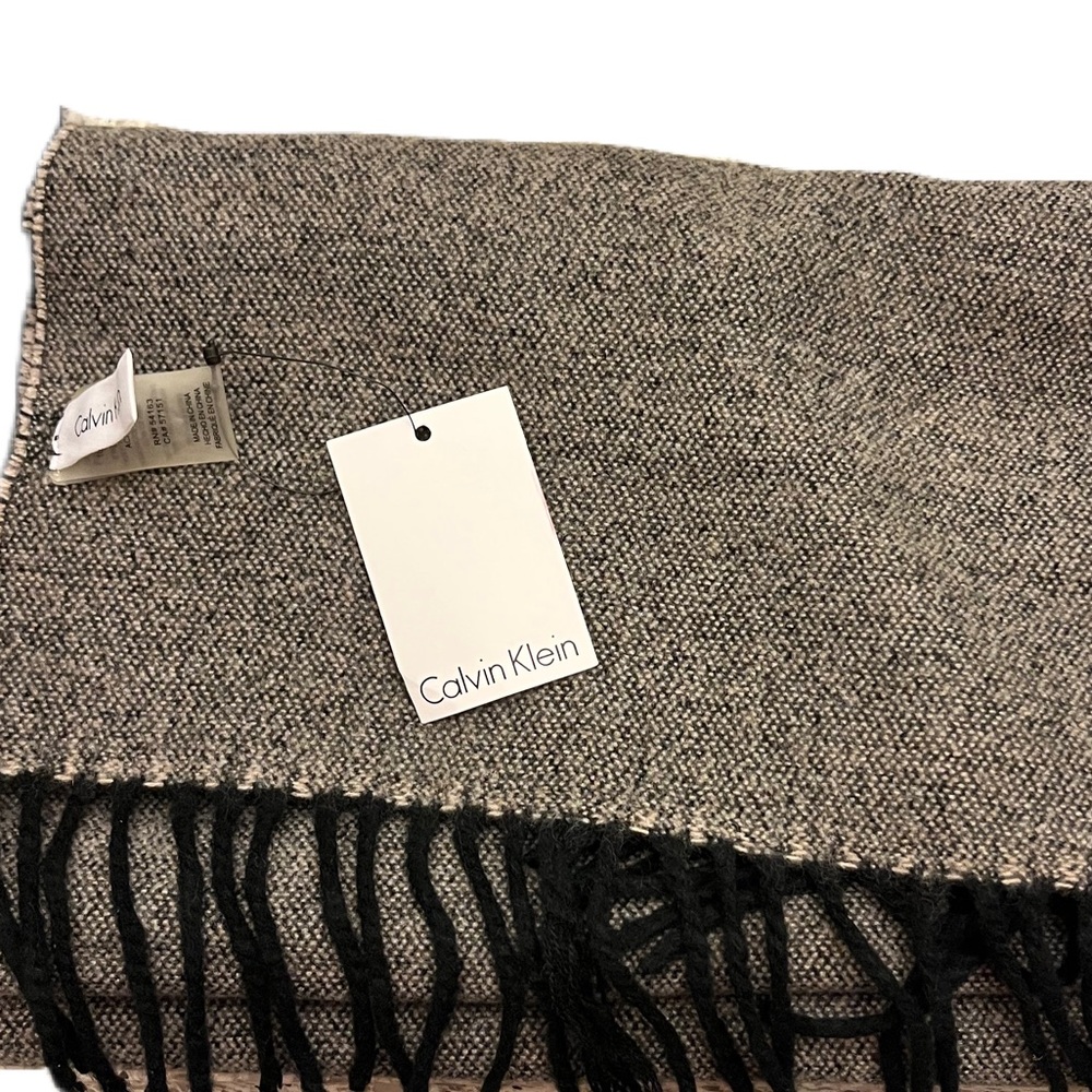Calvin Klein Scarf nwt - Picture 4 of 15